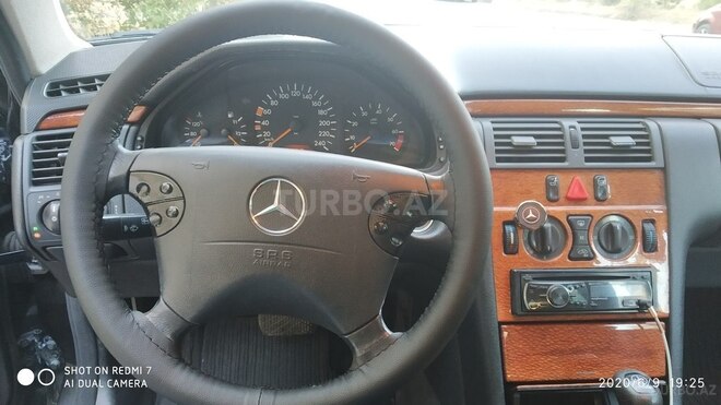 Mercedes E 230 1998, 313,000 km - 2.4 л - Bakı
