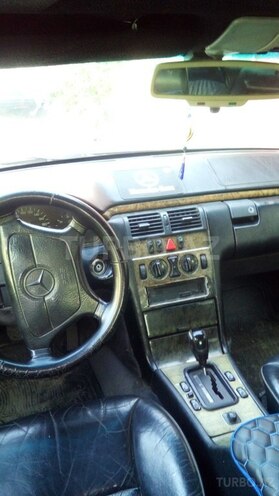 Mercedes E 300 1995, 397,000 km - 3.0 l - Bakı