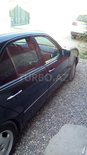 Mercedes E 300 1995, 397,000 km - 3.0 l - Bakı
