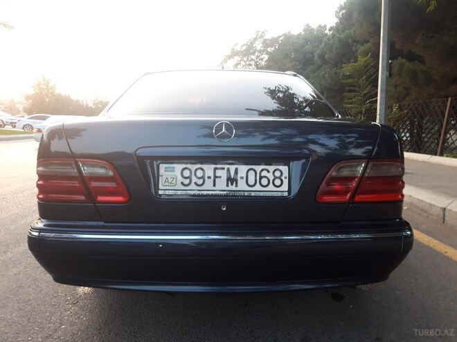 Mercedes E 220 2000, 350,000 km - 2.2 l - Bakı