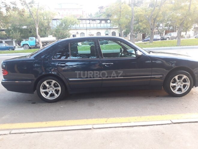 Mercedes E 220 2000, 350,000 km - 2.2 l - Bakı