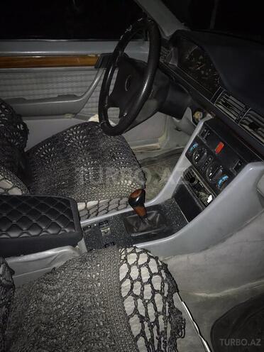 Mercedes E 250 1992, 227,272 km - 2.5 l - İmişli