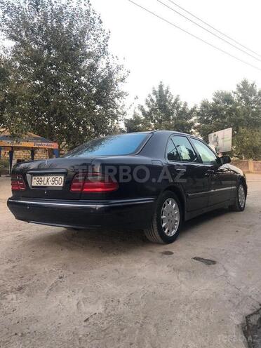Mercedes E 270 2000, 358,000 km - 2.7 l - Salyan