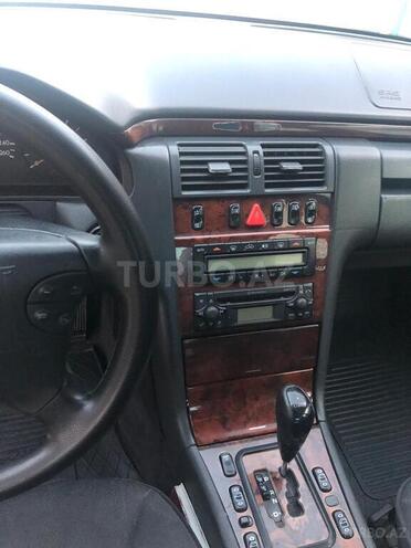 Mercedes E 270 2000, 358,000 km - 2.7 l - Salyan