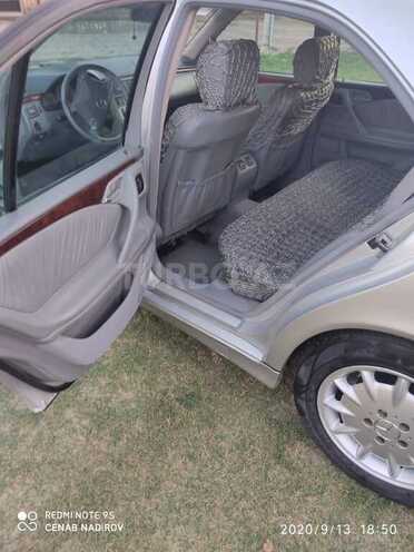 Mercedes E 240 2001, 349,000 km - 2.4 l - Sabirabad