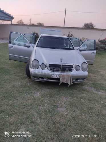 Mercedes E 240 2001, 349,000 km - 2.4 l - Sabirabad