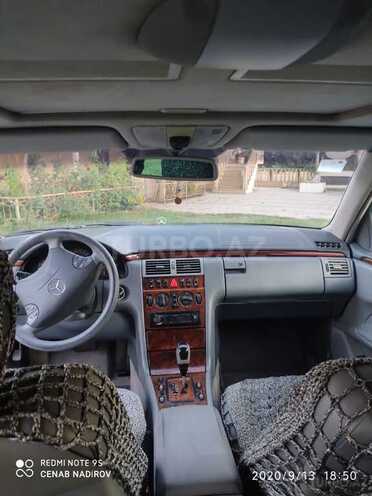 Mercedes E 240 2001, 349,000 km - 2.4 l - Sabirabad