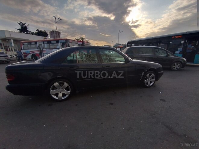 Mercedes E 220 2000, 398,650 km - 2.2 л - Bakı