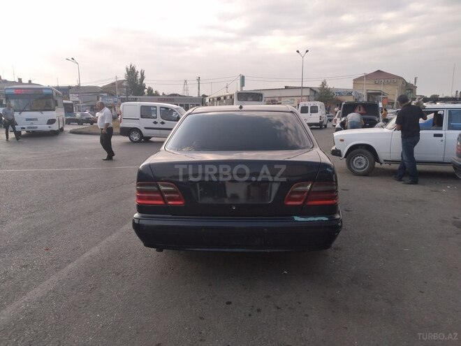 Mercedes E 220 2000, 398,650 km - 2.2 л - Bakı