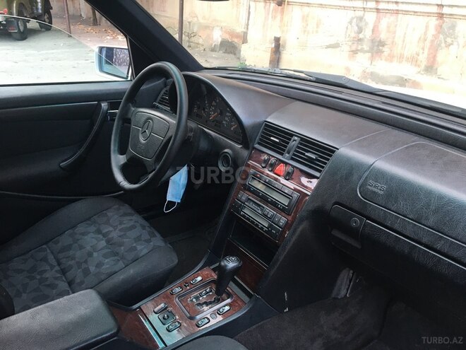 Mercedes C 200 1999, 260,000 km - 2.0 л - Bakı