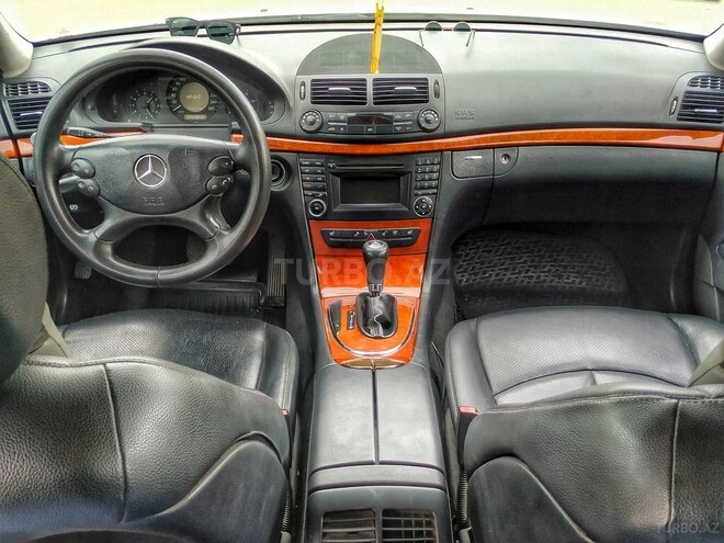 Mercedes E 220 2008, 267,000 km - 2.2 l - Bakı