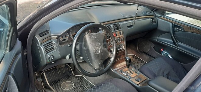 Mercedes E 240 2000, 353,000 km - 2.4 l - Sumqayıt