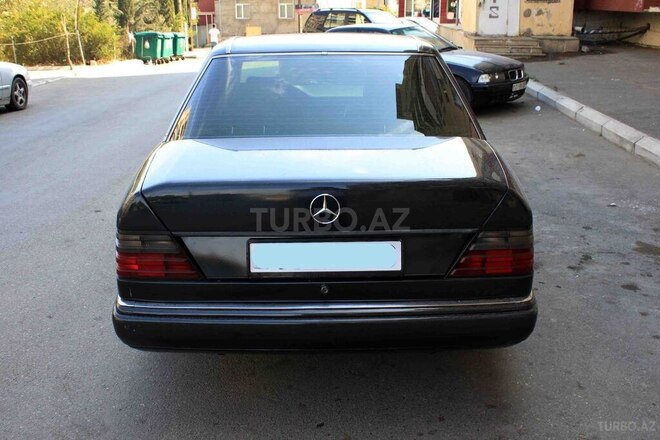 Mercedes E 250 1992, 251,000 km - 2.5 l - Bakı