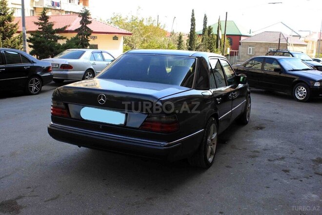 Mercedes E 250 1992, 251,000 km - 2.5 l - Bakı