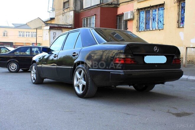 Mercedes E 250 1992, 251,000 km - 2.5 l - Bakı