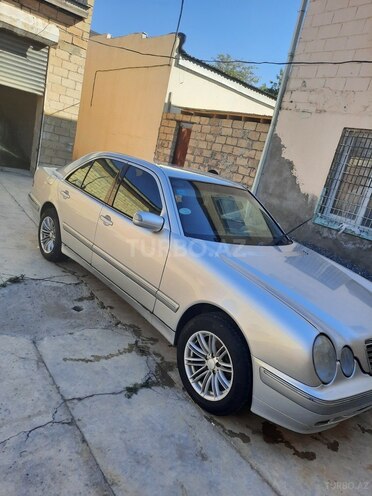 Mercedes E 240 2000, 295,000 km - 2.4 l - Sabirabad