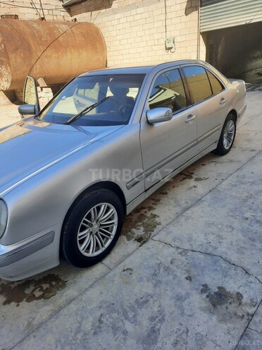 Mercedes E 240 2000, 295,000 km - 2.4 l - Sabirabad