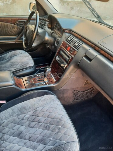 Mercedes E 240 2000, 295,000 km - 2.4 l - Sabirabad