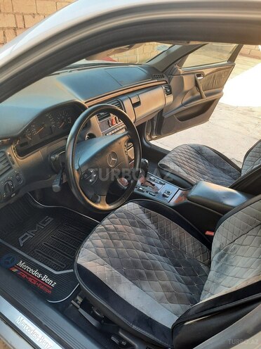 Mercedes E 240 2000, 295,000 km - 2.4 l - Sabirabad