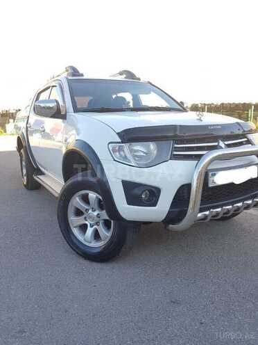 Mitsubishi L200 2015, 180,000 km - 2.5 l - Bakı