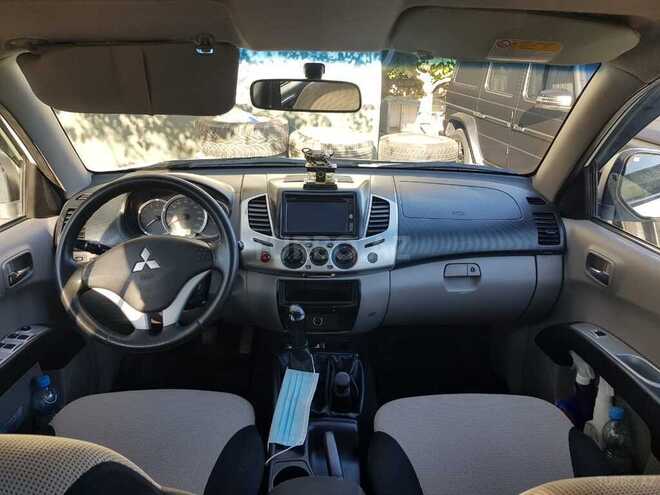 Mitsubishi L200 2015, 180,000 km - 2.5 l - Bakı