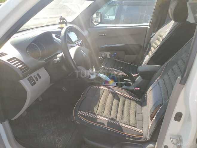 Mitsubishi L200 2015, 180,000 km - 2.5 l - Bakı