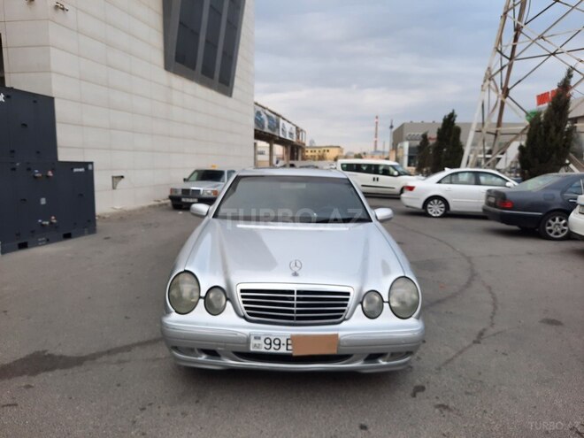 Mercedes E 220 2001, 245,186 km - 2.2 l - Bakı