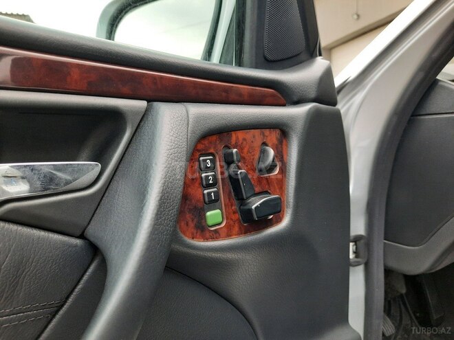 Mercedes E 220 2001, 245,186 km - 2.2 l - Bakı
