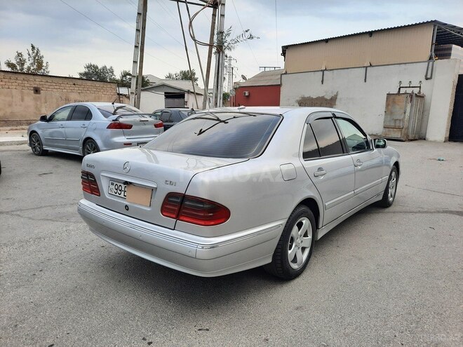 Mercedes E 220 2001, 245,186 km - 2.2 l - Bakı