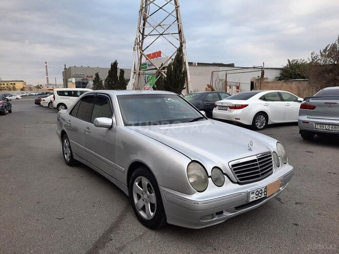 Mercedes E 220 2001, 245,186 km - 2.2 l - Bakı