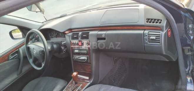 Mercedes E 270 2000, 272,000 km - 2.7 l - Bərdə