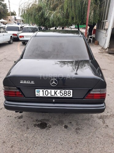 Mercedes E 260 1987, 250,000 km - 2.6 л - Qusar