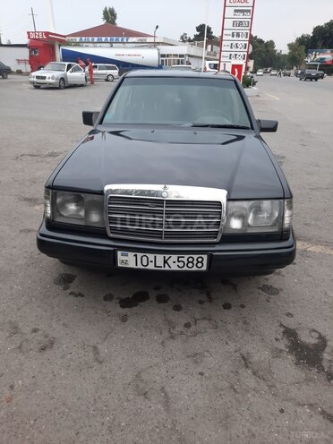 Mercedes E 260 1987, 250,000 km - 2.6 л - Qusar