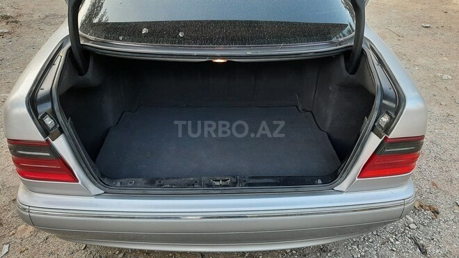 Mercedes E 320 1999, 349,000 km - 3.2 l - Bakı
