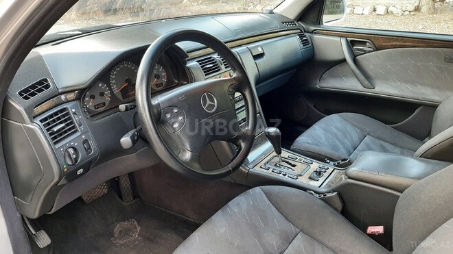 Mercedes E 320 1999, 349,000 km - 3.2 l - Bakı