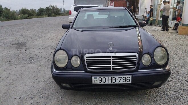 Mercedes E 220 1998, 437,544 km - 2.2 l - Ucar