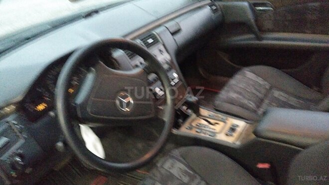 Mercedes E 220 1998, 437,544 km - 2.2 l - Ucar