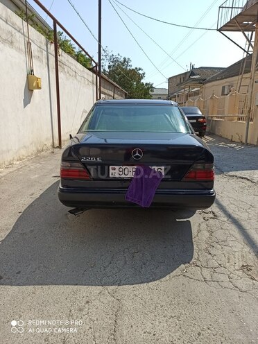 Mercedes E 220 1993, 355,000 km - 2.2 л - Bakı