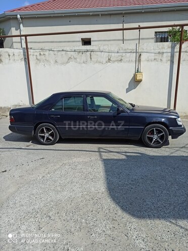 Mercedes E 220 1993, 355,000 km - 2.2 л - Bakı