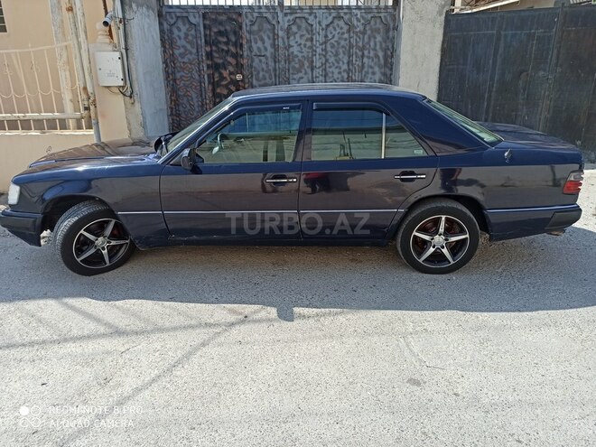 Mercedes E 220 1993, 355,000 km - 2.2 л - Bakı