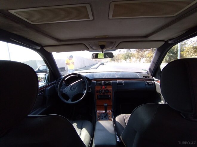 Mercedes E 240 1998, 423,000 km - 2.4 л - Bakı