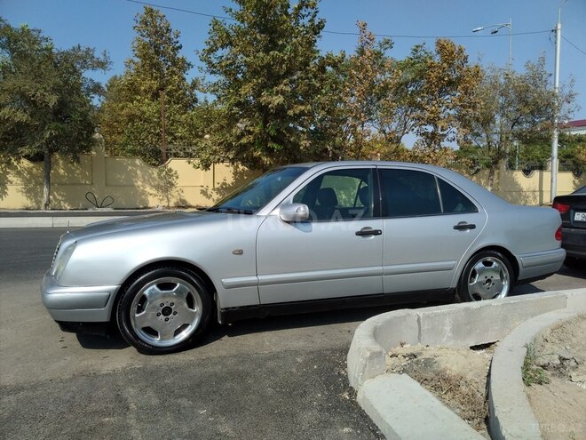Mercedes E 240 1998, 423,000 km - 2.4 л - Bakı