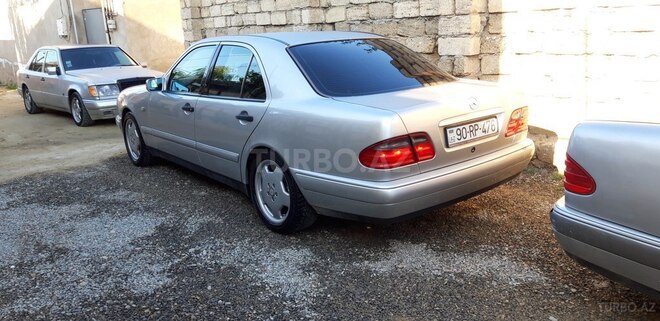 Mercedes E 240 1998, 423,000 km - 2.4 л - Bakı