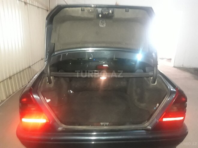 Mercedes C 200 2000, 330,000 km - 2.0 l - Bakı