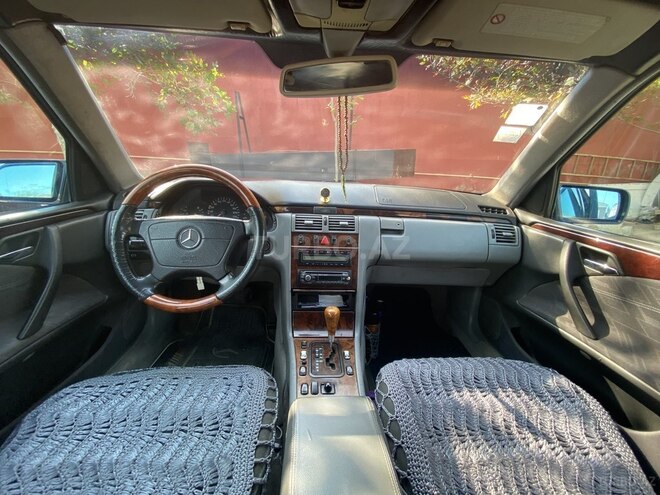 Mercedes E 220 1999, 450,000 km - 2.2 l - Sumqayıt