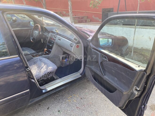 Mercedes E 220 1999, 450,000 km - 2.2 l - Sumqayıt