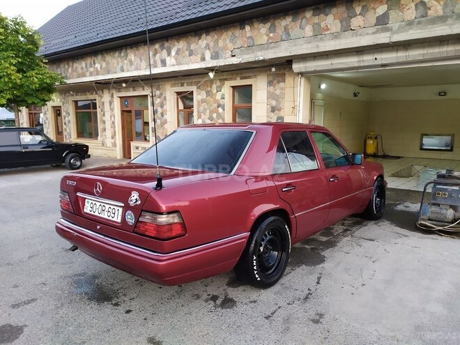 Mercedes E 220 1994, 420,875 km - 2.2 l - Bakı