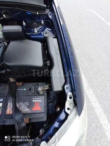 Toyota Corolla 2005, 250,000 km - 1.4 l - Bakı
