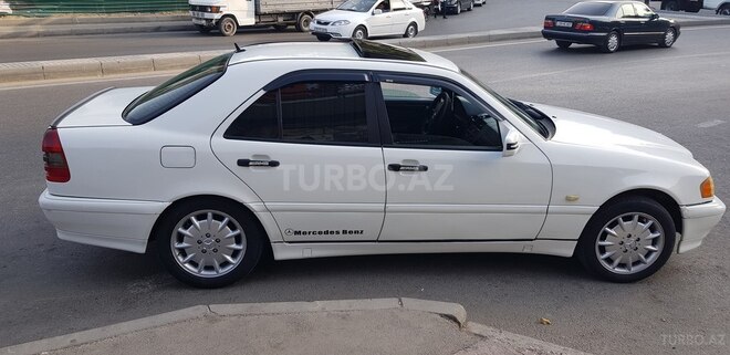Mercedes C 220 1999, 114,000 km - 2.2 l - Bakı