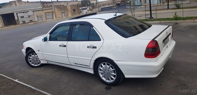 Mercedes C 220 1999, 114,000 km - 2.2 l - Bakı